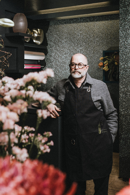 berufsportraets-von-handwerkern-in-ausbildung-100