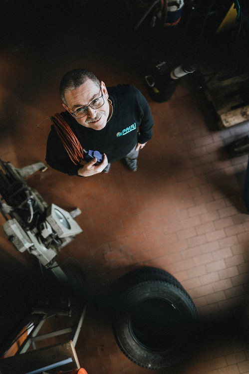 berufsportraets-von-handwerkern-in-ausbildung-93