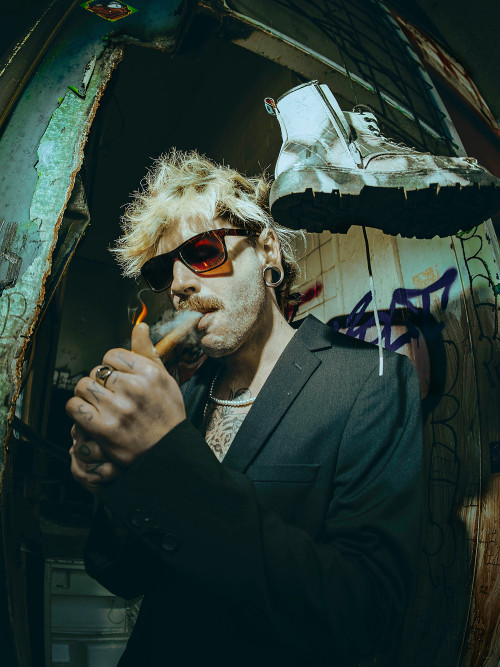 portraits-von-jugendlichen-in-clubs-entstanden-im-rahmen-der-ausbildung-zum-fotografen-449