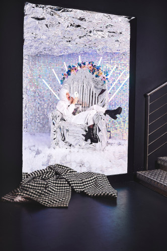 inszenierte-portrats-selbstdarstellungen-im-rahmen-der-ausbildung-zur-fotografin-07