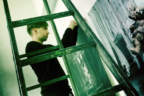 Raffaele Horstmann stellt zum Ende seiner Ausbildung zum Fotografen aus, in der Fotoakademie-Koeln.