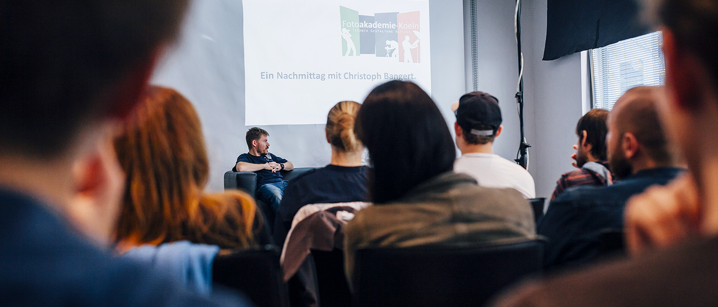 Die Ausbildung zum Fotografen bekommt Besuch von Christoph Bangert.