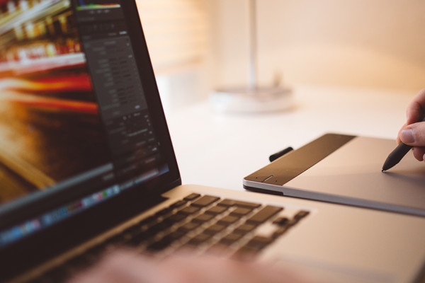 Die Berufsbegleitende Ausbildung zum Fotografen startet in K&ouml;ln.